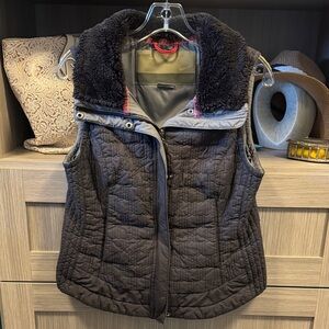 Nike Quilted Black Vest with Faux-Sherpa Collar